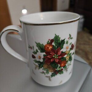 Mikasa petite bone china holiday delight mug